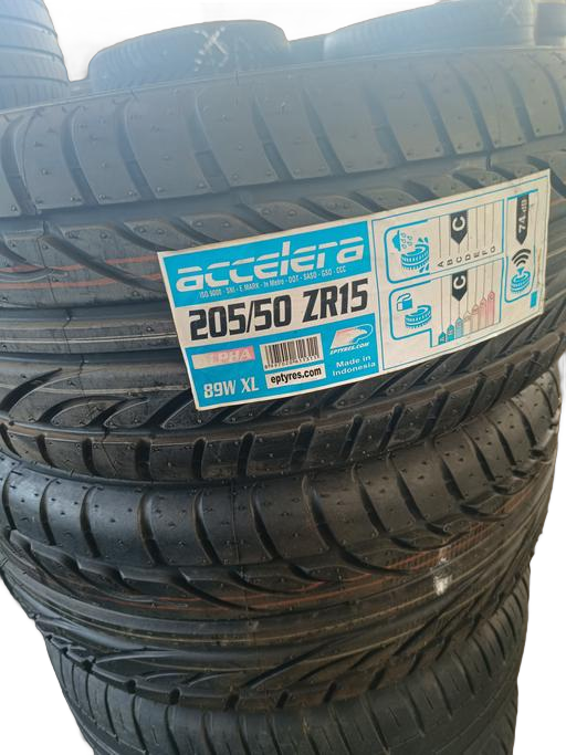 2 gomme ACCELERA 205/50 R15 89W estive battistrada 8mm DOT2013 prezzo 130€
