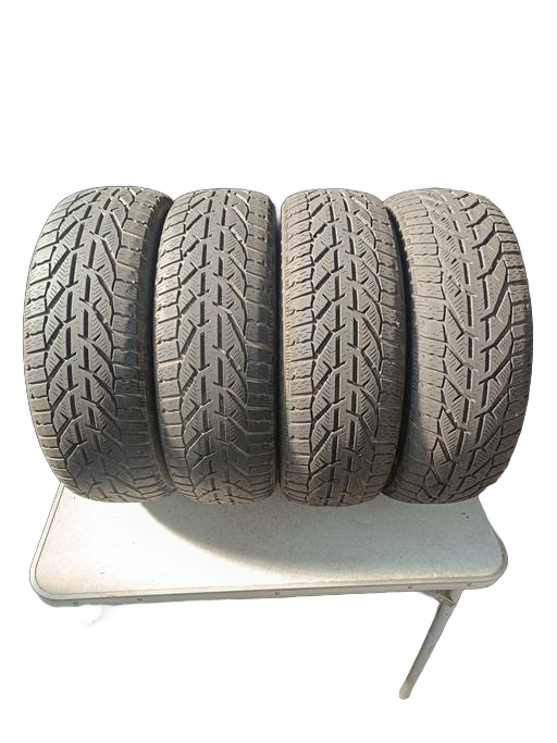 4 gomme TIGAR WINTER 185/60 R15 88T INVERNALI M+S battistrada 5mm DOT2020 prezzo 140€