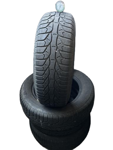 4 gomme KLEBER KRISALP 175/65 R15 82T INVERNALI M+S battistrada 6mm DOT 2017 prezzo 160 €