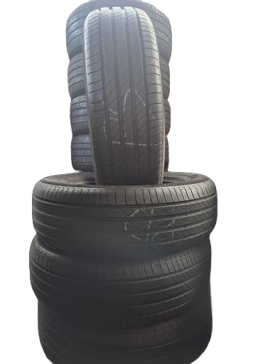 4 gomme MICHELIN PRIMACY 215/65 R17 99 V ESTIVE battistrada 6mm DOT 2023 prezzo 240€