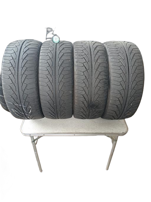 4 gomme UNITOYAL 225/45 R17 91H INVERNALI M+S battistrada 5.5mm
DOT2019 prezzo 200€